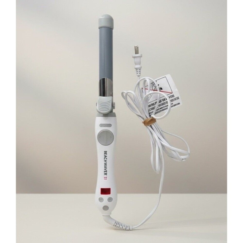 The Beachwaver Co. S1 Dual Voltage Curling Iron White 1” Rotating Tested EUC